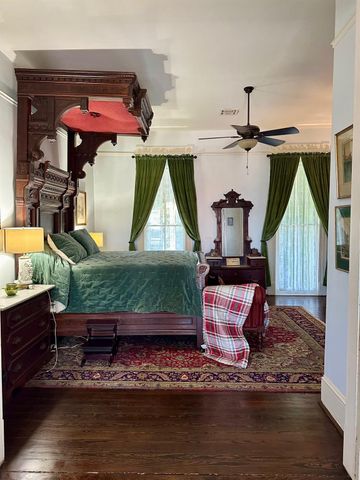 1819 Ball, Galveston, TX 77550