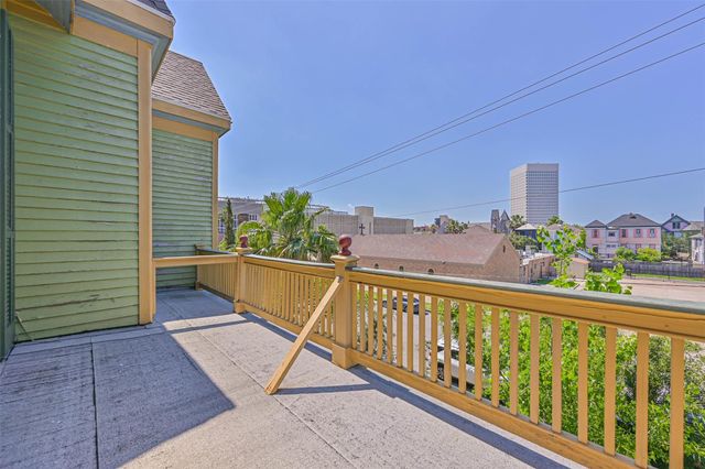 1819 Ball, Galveston, TX 77550