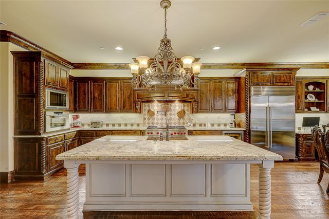 3878 Benchmark Lane, Frisco, TX 75034