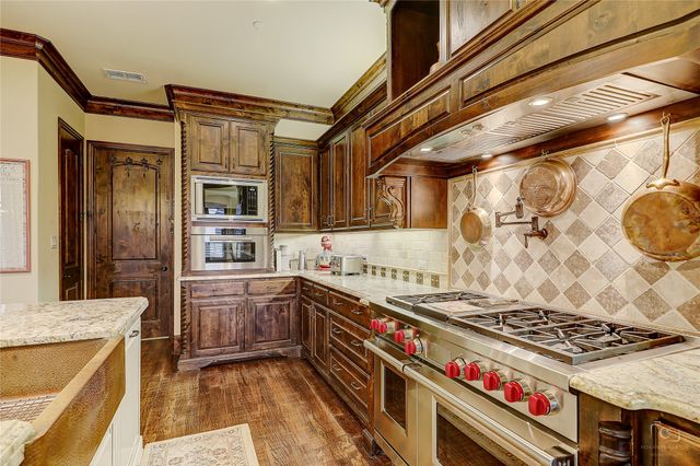 3878 Benchmark Lane, Frisco, TX 75034