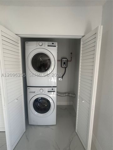 3720 SW 32nd St, Hollywood, FL 33023