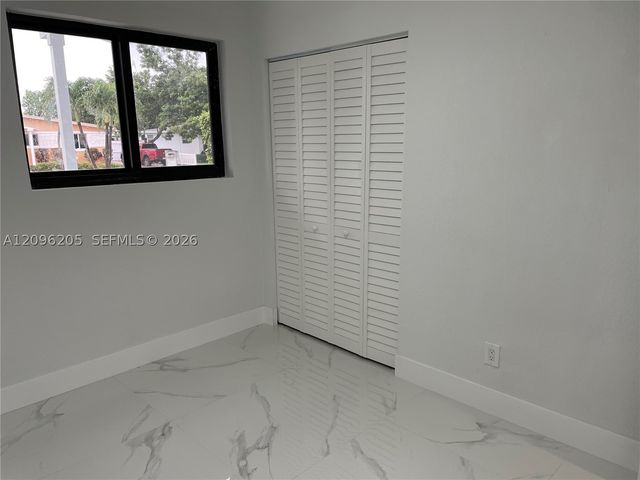 3720 SW 32nd St, Hollywood, FL 33023