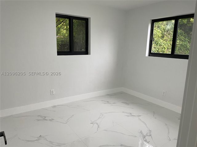 3720 SW 32nd St, Hollywood, FL 33023