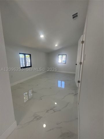 3720 SW 32nd St, Hollywood, FL 33023