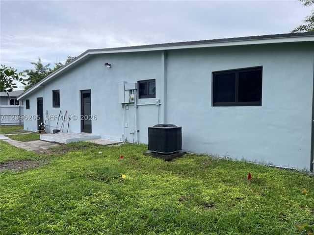 3720 SW 32nd St, Hollywood, FL 33023