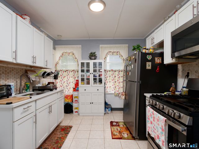 1287 Howard Avenue, Bridgeport, CT 06605