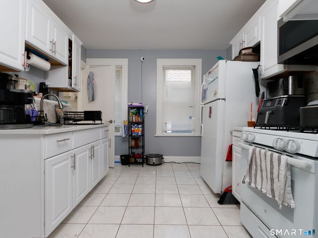 1287 Howard Avenue, Bridgeport, CT 06605