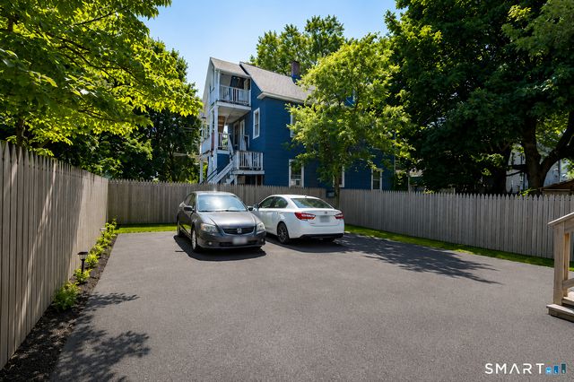 1287 Howard Avenue, Bridgeport, CT 06605