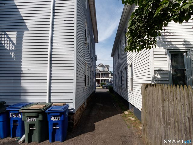 1287 Howard Avenue, Bridgeport, CT 06605