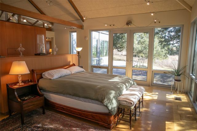 11107 Mt Falls School RD, Washington, TX 77880