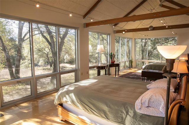 11107 Mt Falls School RD, Washington, TX 77880