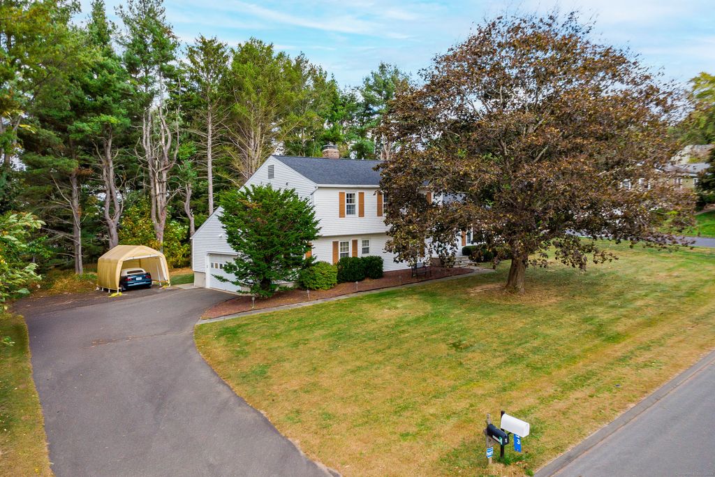 4 Winthrop Road, Bethel, CT 06801