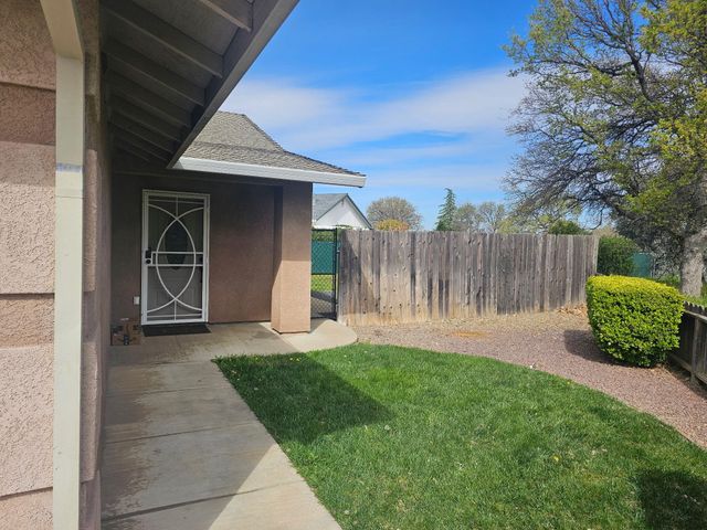 21960 Tom Bead Drive, Cottonwood, CA 96022