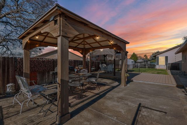 21960 Tom Bead Drive, Cottonwood, CA 96022