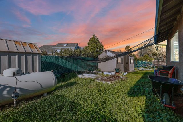 21960 Tom Bead Drive, Cottonwood, CA 96022