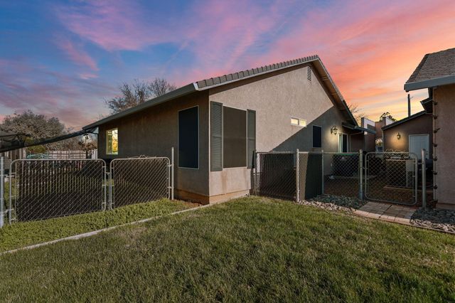 21960 Tom Bead Drive, Cottonwood, CA 96022