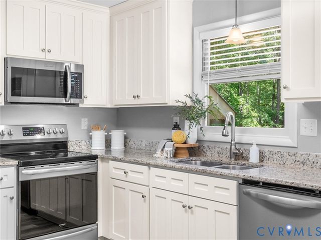 14115 Liberty Oaks Cir, Midlothian, VA 23112