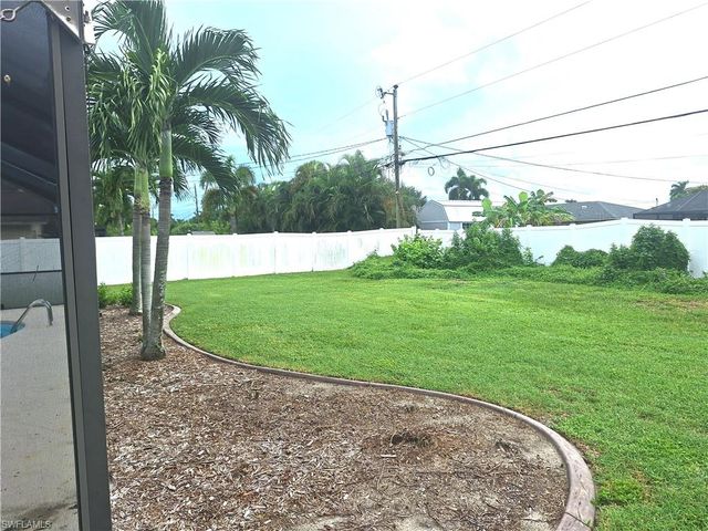 4008 SE 2nd AVE, Cape Coral, FL 33904