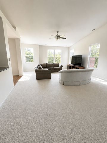 2445 Waterbury Lane 2445, Buffalo Grove, IL 60089