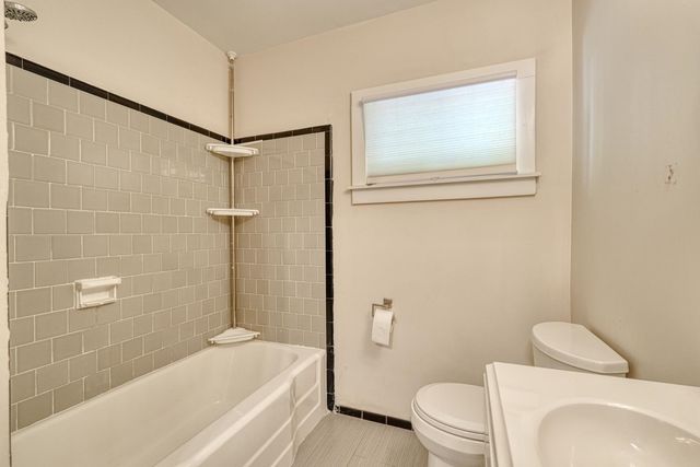 724 Ridgedale Dr, Spartanburg, SC 29388