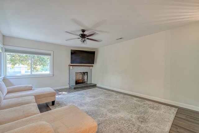 724 Ridgedale Dr, Spartanburg, SC 29388
