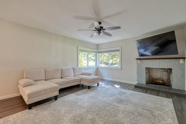 724 Ridgedale Dr, Spartanburg, SC 29388