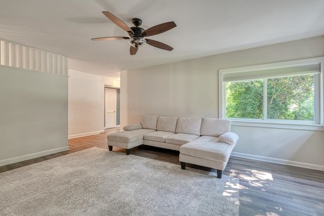 724 Ridgedale Dr, Spartanburg, SC 29388
