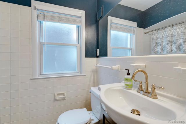 24910 Rockford Street, Dearborn, MI 48124