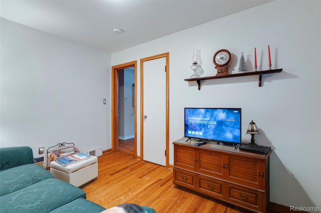 24910 Rockford Street, Dearborn, MI 48124