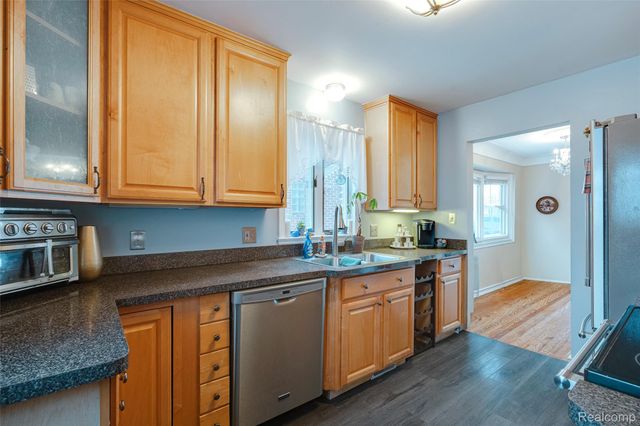 24910 Rockford Street, Dearborn, MI 48124