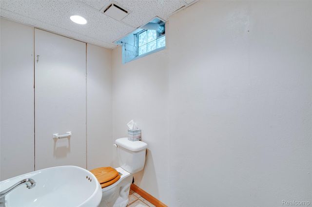 24910 Rockford Street, Dearborn, MI 48124