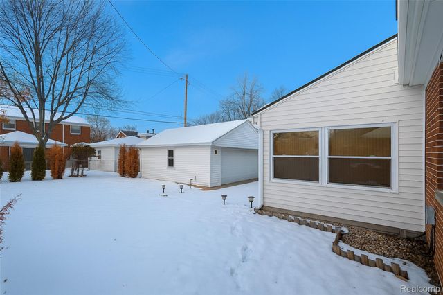 24910 Rockford Street, Dearborn, MI 48124