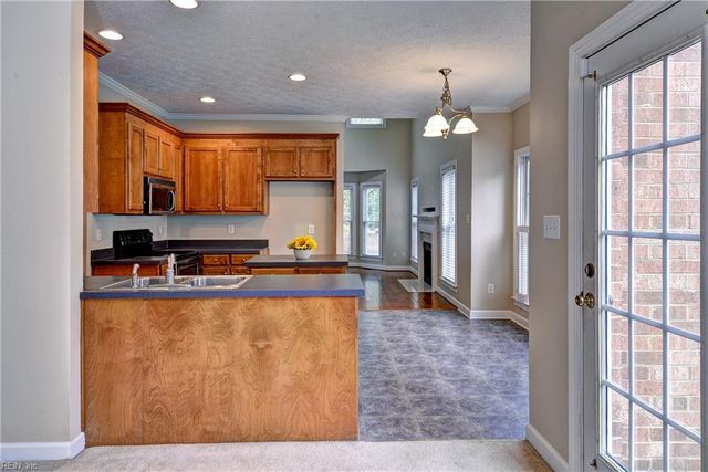 296 Walt Whitman AVE, Newport News, VA 23606