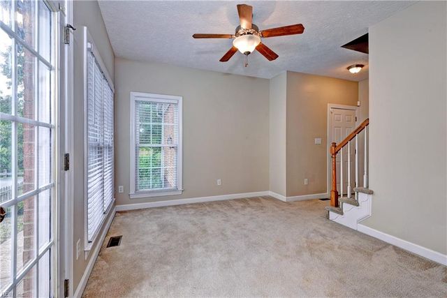 296 Walt Whitman AVE, Newport News, VA 23606