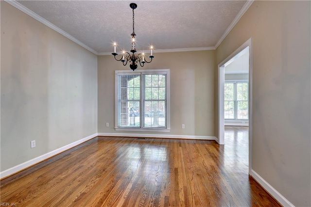 296 Walt Whitman AVE, Newport News, VA 23606