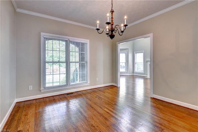 296 Walt Whitman AVE, Newport News, VA 23606