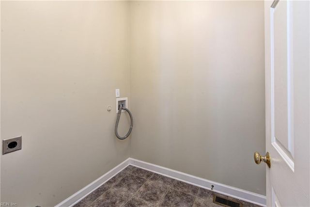 296 Walt Whitman AVE, Newport News, VA 23606