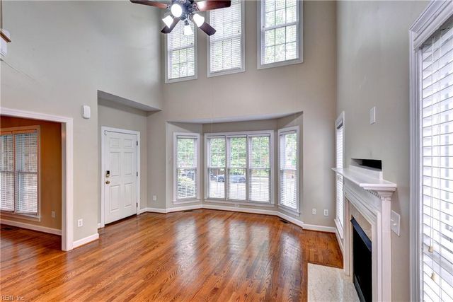 296 Walt Whitman AVE, Newport News, VA 23606