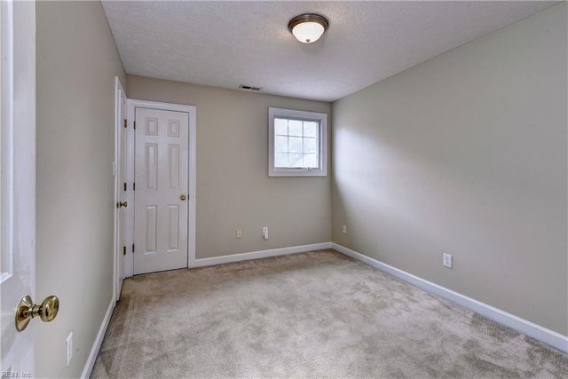 296 Walt Whitman AVE, Newport News, VA 23606