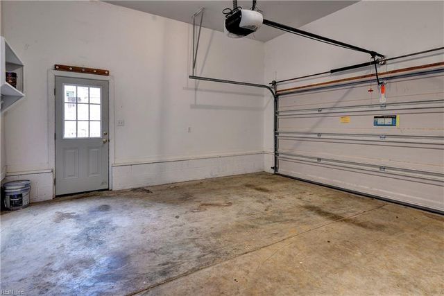 296 Walt Whitman AVE, Newport News, VA 23606