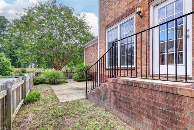 296 Walt Whitman AVE, Newport News, VA 23606