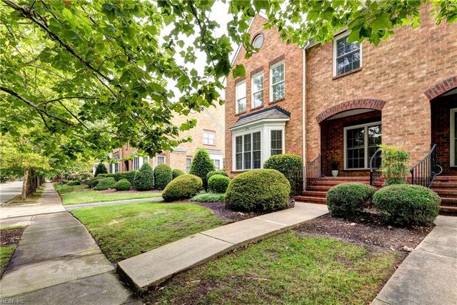 296 Walt Whitman AVE, Newport News, VA 23606