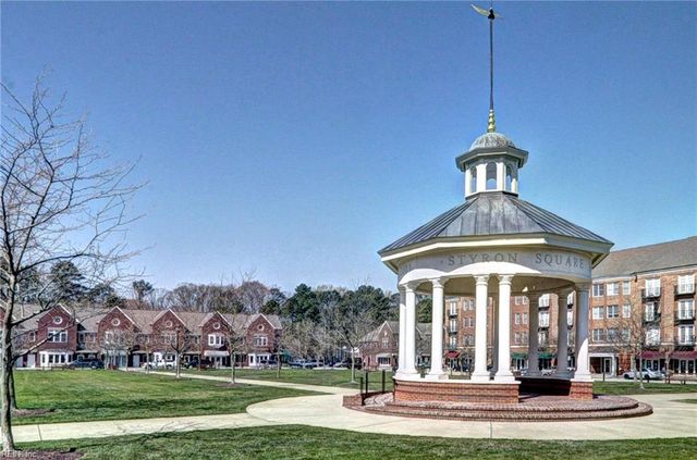 296 Walt Whitman AVE, Newport News, VA 23606