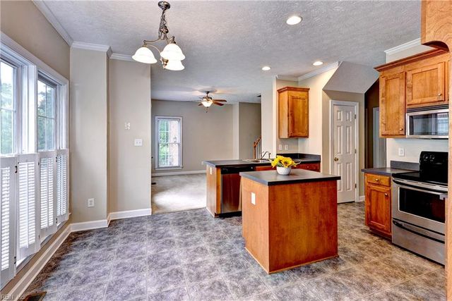 296 Walt Whitman AVE, Newport News, VA 23606