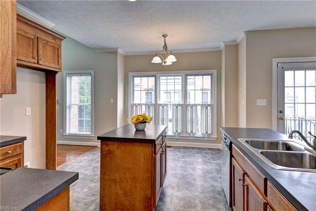 296 Walt Whitman AVE, Newport News, VA 23606