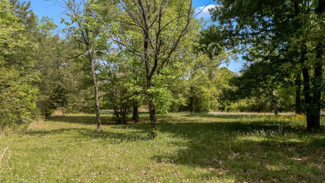 114 Glover Ln, Shelbyville, TN 37160
