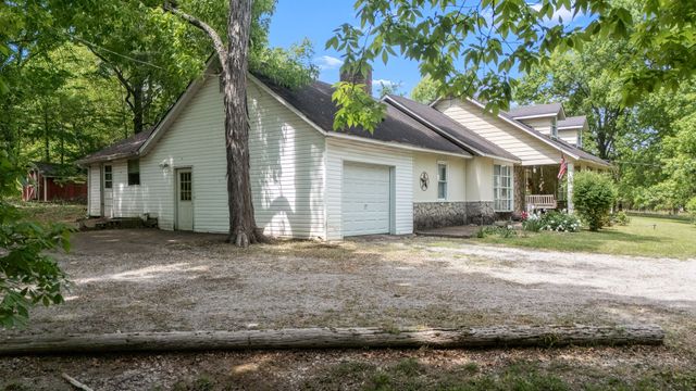 114 Glover Ln, Shelbyville, TN 37160