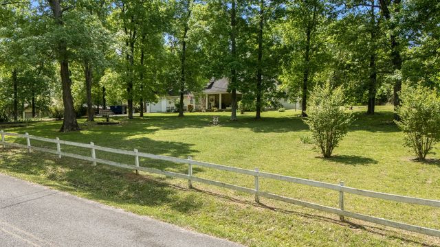 114 Glover Ln, Shelbyville, TN 37160