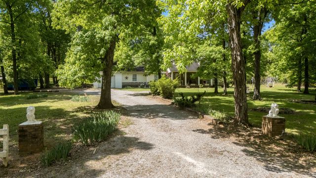 114 Glover Ln, Shelbyville, TN 37160