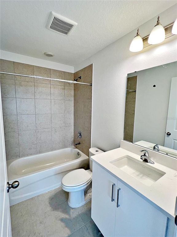 Image 13 of property listing at 12378 KOSHIVA ALLEY, Orlando, FL 32827